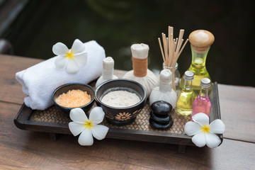 Obraz na płótnie Canvas Thai spa massage compress balls and salt spa objects