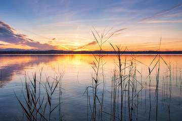 Fototapeta na wymiar Beautiful sunset at Lake Starnberg in Bavaria, Germany