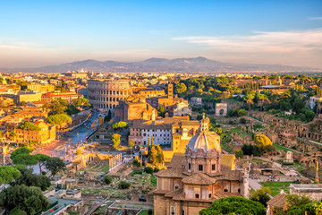 Vue de dessus des toits de la ville de Rome depuis Castel Sant& 39 Angelo