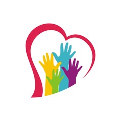 Силуэты рук в сердце