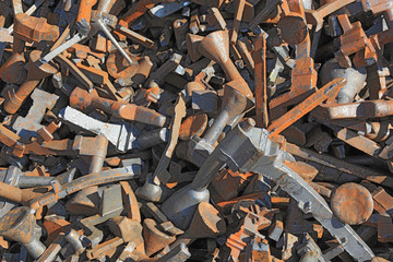 Metallabfaelle, Gusseisen, auf einem Schrottplatz, zur Wiederverwertung in einem Recyclingbetrieb