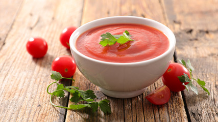 bowl of tomato sauce
