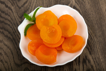 Canned apricots