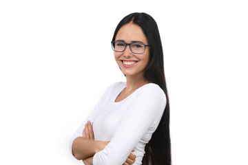 Hübsche Frau mit Brille lacht