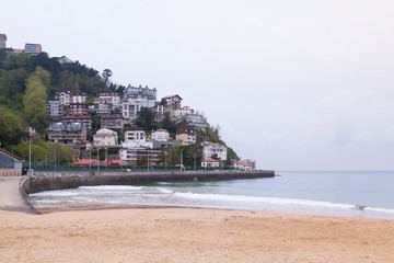 Fototapeta na wymiar Beach of Ondarreta in san sebastian