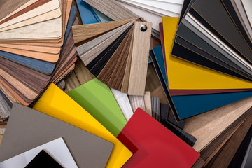 Catalog of samples of wood chips in color.