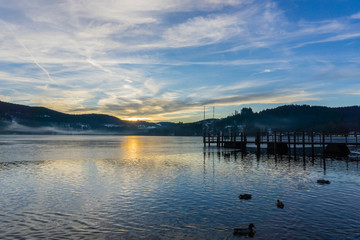 Fototapeta premium Sonnenuntergang am Titisee im Schwarzwald