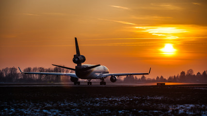 MD11 UPS