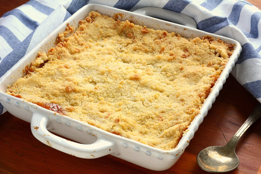 Old fashioned apple crumble