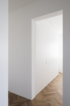 minimalist dressing room
