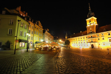 Casco antiguo de Varsovia de noche, Polonia