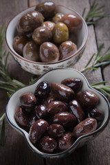 Cured greek olives