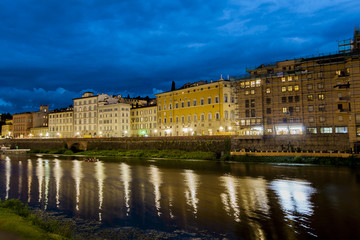 Fototapeta na wymiar Night view at Arno river in Florence, Italy