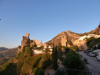 Fototapeta na wymiar La Iruela en Cazorla, pueblo de Jaen en Andalucia (España)