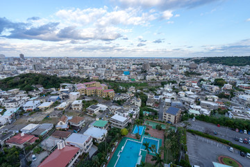 Fototapeta premium 首里のホテルから見る那覇市街風景