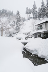 雪降る銀山温泉