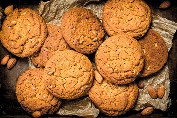 Oatmeal cookies with almonds.