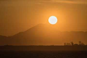 Diamond Fuji , View of the setting sun meeting the summit of Mt. Fuji