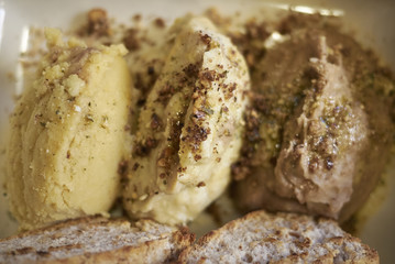 Chick peas, beans and broad beans hummus