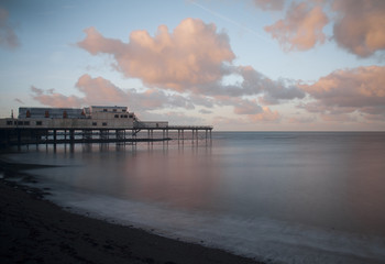 Obraz premium aberystwyth pier sunset