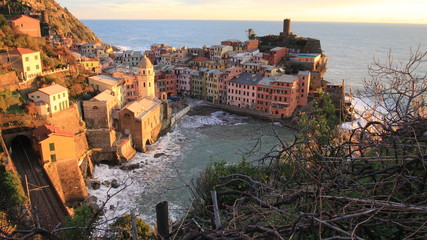 Obraz premium Vernazza au soleil couchant, Cinque Terre, Italie