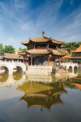 Naklejka premium Chinese temple on the lake