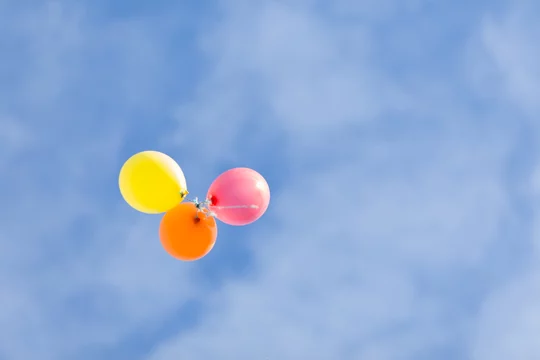 Des Ballons Qui S Envolent Stock Photo Adobe Stock Des Ballons Qui S Envolent Stock Photo Adobe Stock