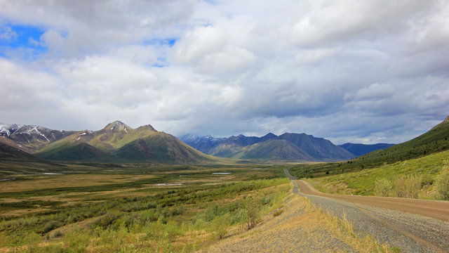 Endless Dempster Highway near the arctic circle, remote gravel road leading from Dawson City to Inuvik, Canada