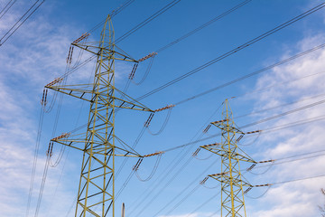 Elektrische Leitungen - Hochspannung