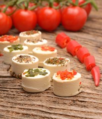  Cream cheese figurines with herbs and vegetable