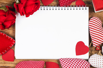 Obraz premium Happy Valentines day and heart. Card with Happy Valentines day and heart on wooden background