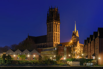 Fototapeta premium Salvatorkirche und Rathaus Duisburg