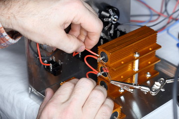 Montage an Elektronikgerät