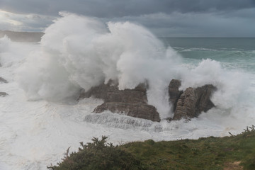 Obraz premium Waves of 10 meters on the Asturian coast