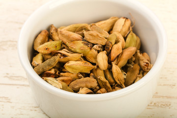 Dry cardamom seeds