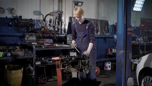 Intense work in the maintenace centre.