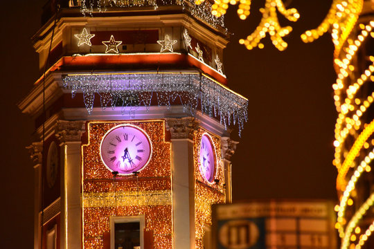 Decorated building of the State Duma on Christmas Eve, St. Petersburg. Theme of tourism in Russia - where to celebrate the New Year