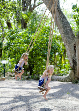 Reece and Remi found a rope swing!