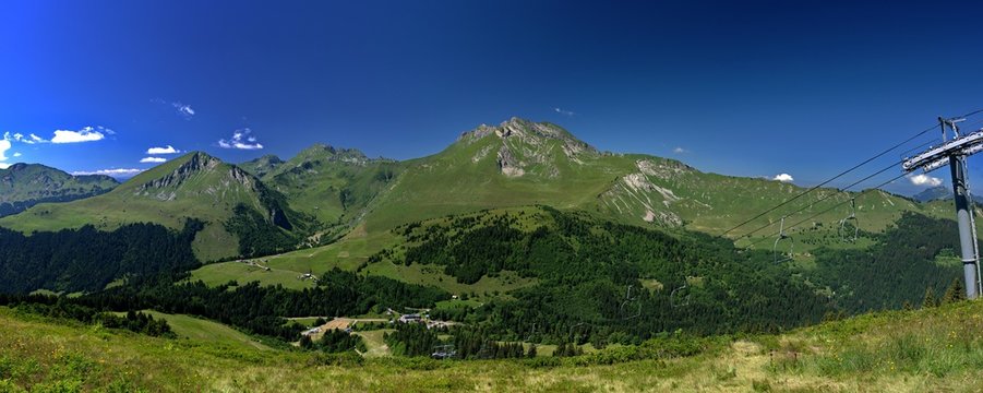 Roc d'Enfer et col d'Ancrenaz vue du Mont chery