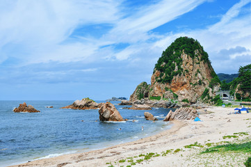 日本百景の一つ、笹川流れにある奇勝蓬莱山