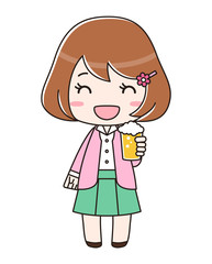 ビールが入ったコップを持つ笑顔の女性