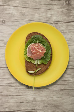 Creative idea for sandwich with simple ingredients