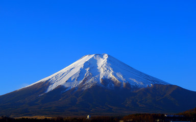 Naklejka premium Mt.Fuji of the blue sky of winter from Fujiyoshida City,Japan 01/10/2018