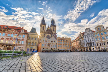 Prager Sonnenaufgang Stadtskyline am Prager Altstädter Ring, Prag, Tschechien?