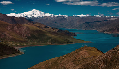 Obraz premium the scenery of YamdrokTso lake in Tibet, China