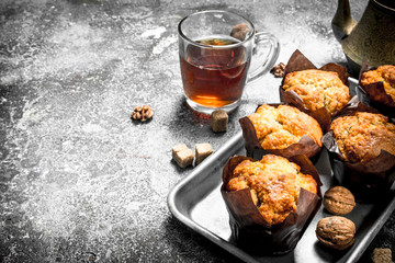 Honey muffins with fragrant tea.