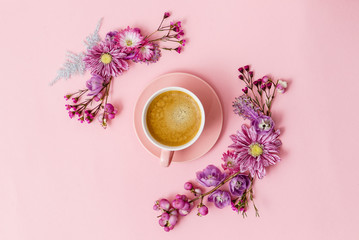 Obraz na płótnie Canvas coffee in pink pastel table top view