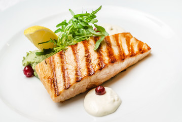 salmon steak with lemon