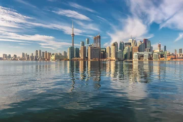 Poster Prachtige skyline van Toronto City en CN Tower op zonnige dag, Toronto, Ontario, Canada. © lucky-photo