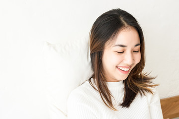 women wake up in the moring